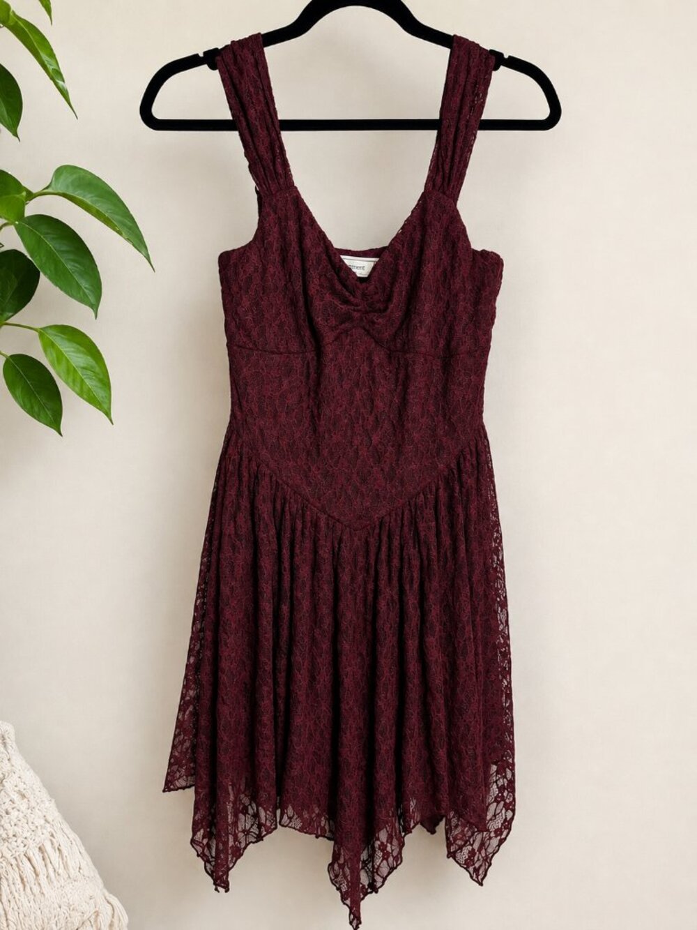 Burgundy Stretch Lace Handkerchief Hem Mini Dress – Size M